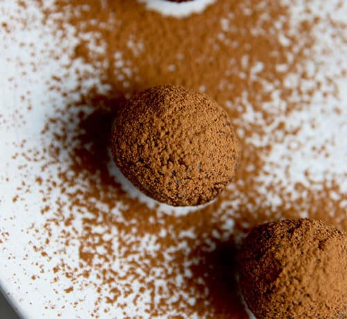 simple make ahead and decedent chocolate truffles are your life savers this valentines day!